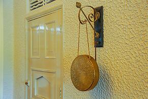 Castle Hill Bungalow