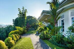 Castle Hill Bungalow