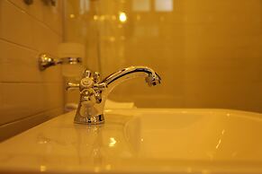 Castle Hill Bungalow