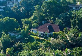 Castle Hill Bungalow