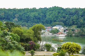 Castle Hill Bungalow