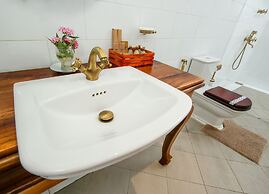 Castle Hill Bungalow