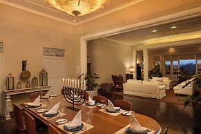 Castle Hill Bungalow