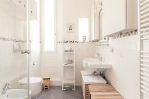 Skyline Central Apartment