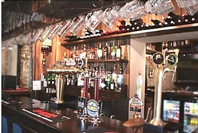 Cat and Custard Pot Inn