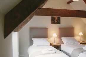 Cat and Custard Pot Inn