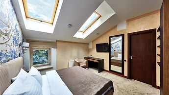 Shato Luxe Hotel