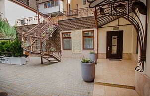Shato Luxe Hotel