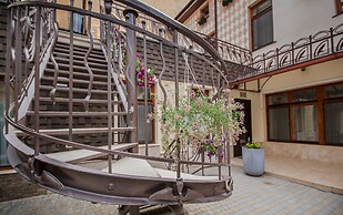 Shato Luxe Hotel