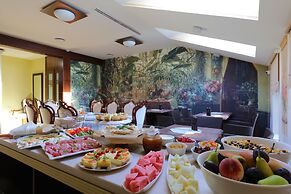 Shato Luxe Hotel