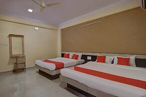 OYO 24259 Hotel Blue Inn