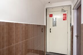 Capital O 27775 Hotel Srinivasa Residency