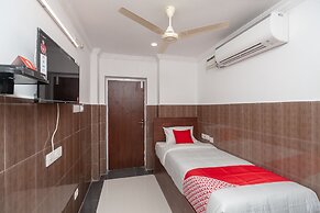 Capital O 27775 Hotel Srinivasa Residency