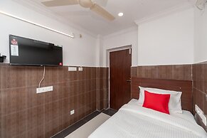 Capital O 27775 Hotel Srinivasa Residency