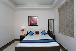 OYO 14015 Diamond Stays