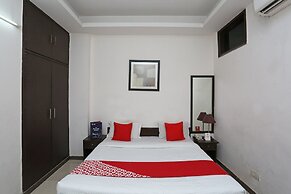 OYO 14015 Diamond Stays