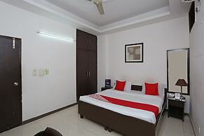 OYO 14015 Diamond Stays