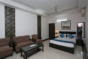 OYO 14015 Diamond Stays