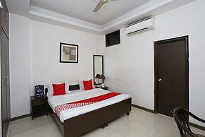 OYO 14015 Diamond Stays