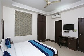 OYO 14015 Diamond Stays