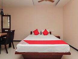 OYO 740 Hotel Suravi