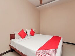OYO 740 Hotel Suravi
