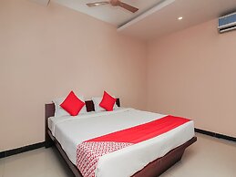 OYO 740 Hotel Suravi