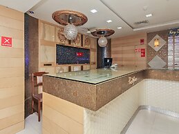 OYO 740 Hotel Suravi