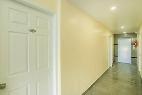 OYO Flagship 18680 Olivia Comforts