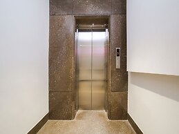 OYO 23088 Hotel Dev Palace