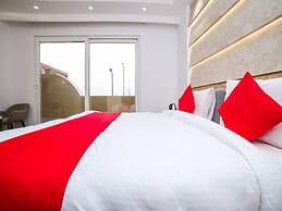 OYO 23088 Hotel Dev Palace