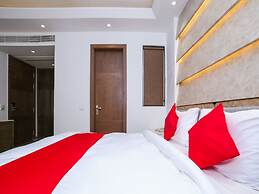 OYO 23088 Hotel Dev Palace