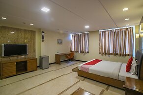 OYO 27859 Agi Dynasty Suites