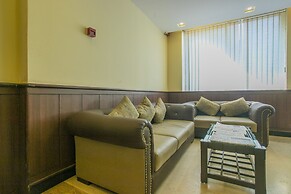 OYO 27859 Agi Dynasty Suites