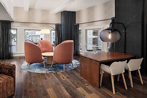 Glass Light Hotel & Gallery, Autograph Collection