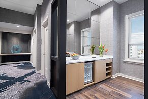 Glass Light Hotel & Gallery, Autograph Collection