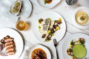 Glass Light Hotel & Gallery, Autograph Collection