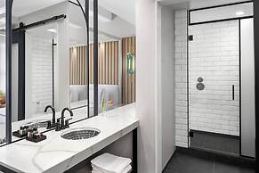 Glass Light Hotel & Gallery, Autograph Collection