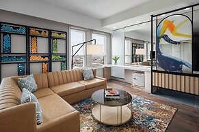 Glass Light Hotel & Gallery, Autograph Collection