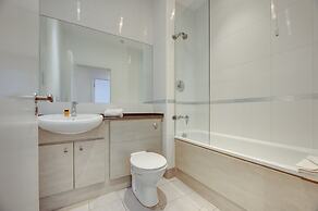 Crown Apartments By Week2Week