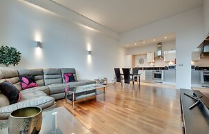 Crown Apartments By Week2Week