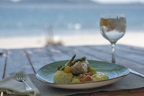 Los Vivos Beachfront Experience