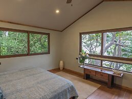 Los Vivos Beachfront Experience