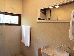Los Vivos Beachfront Experience