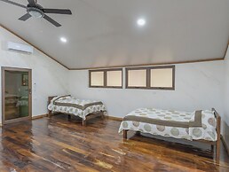 Los Vivos Beachfront Experience