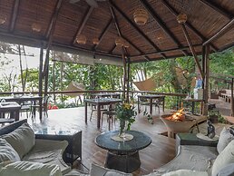 Los Vivos Beachfront Experience