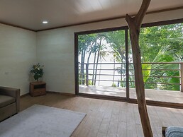 Los Vivos Beachfront Experience