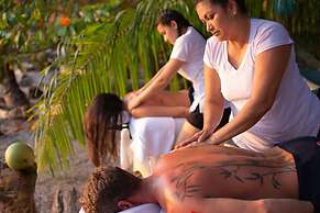 Los Vivos Beachfront Experience