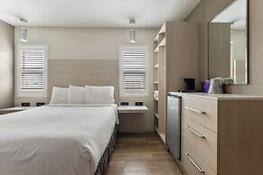 Oceanic Hotel