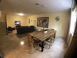 3BR Home wRooftop by Ideal Experience VR